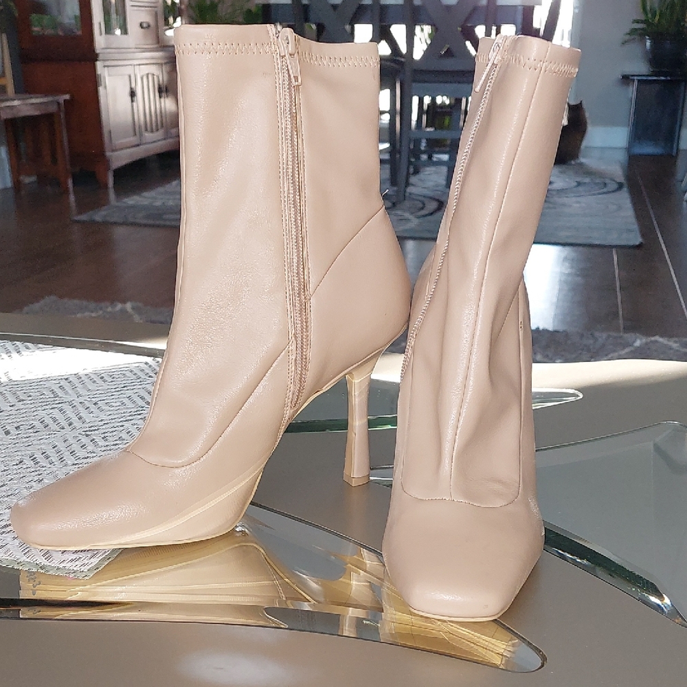 Gianni Bini Elegant Tan Ankle Boots - Height: 4 inches - Brand New